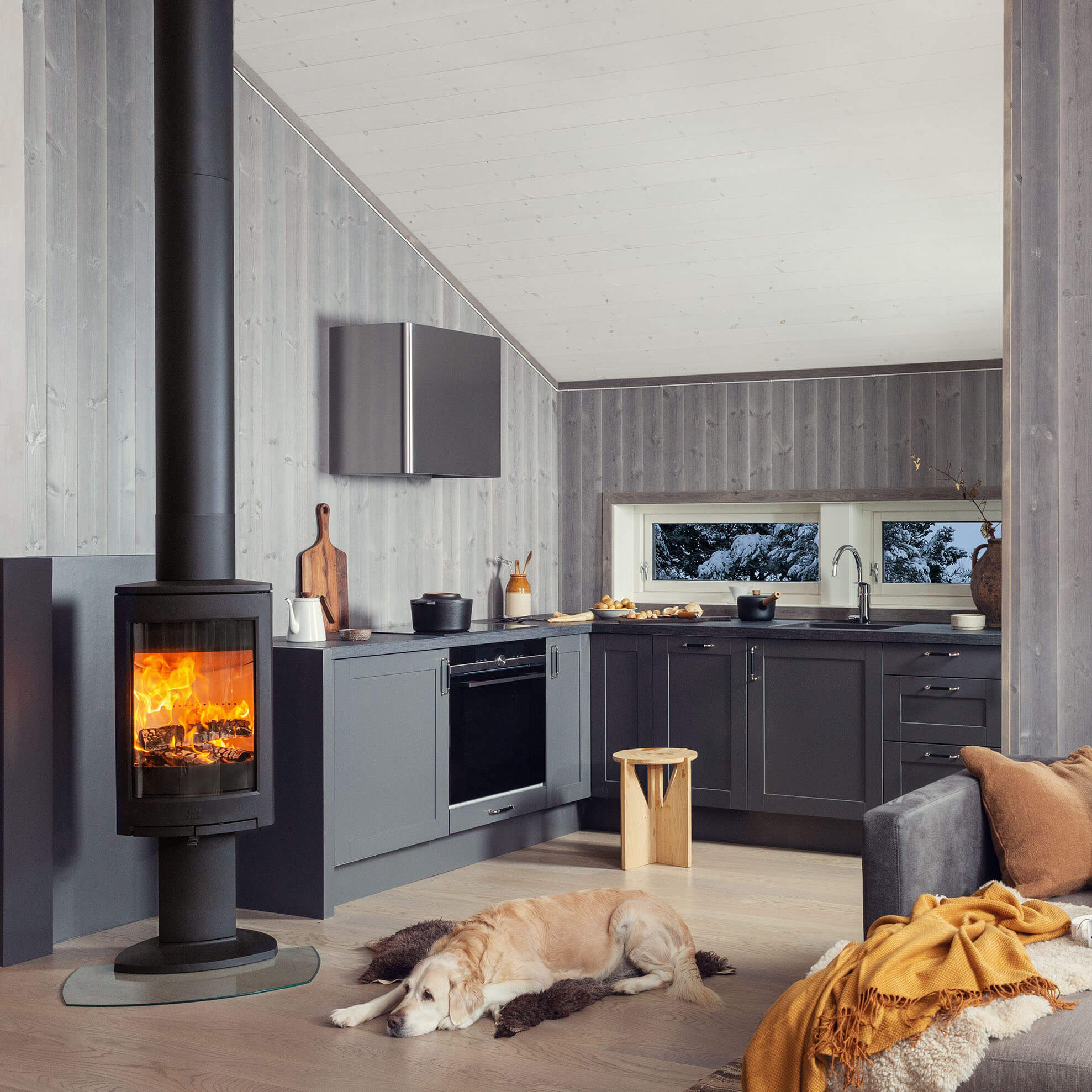 Печь-камин JOTUL F 373 ADVANCE BP